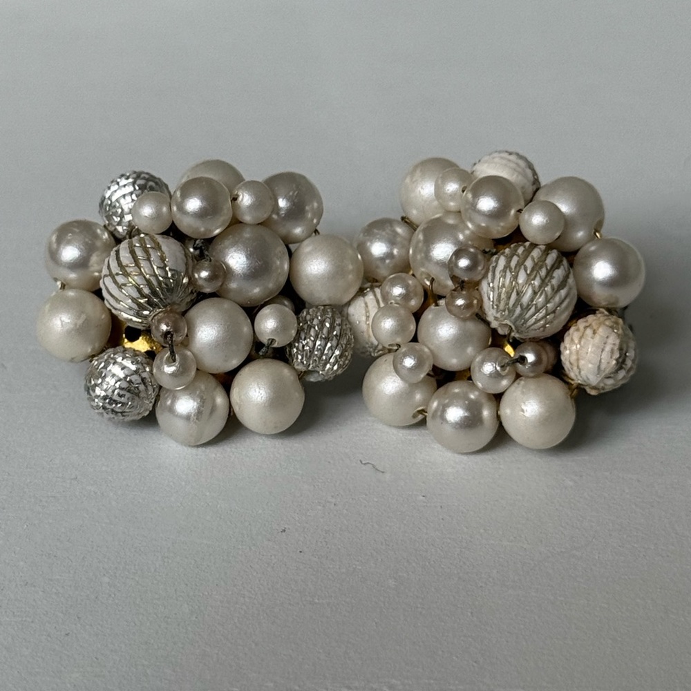 Elegant Faux Pearl Cluster Clip On Earrings